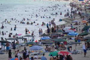 Tekirdağ sahillerine tatilci akını