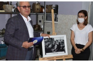 Adnan Menderes'in ziyaretinden kalan tek fotoğraf, müzede sergileniyor