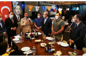 Marmara Ereğlisi Belediye Başkanı Ata, AK Parti'ye geçti