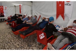 5 litrelik ayçiçeği yağı hediyeli kampanyada, 301 ünite kan bağışlandı