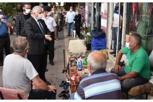 'Koronavirüs' denetimine çıkan validen maske takanlara teşekkür