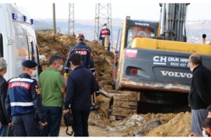 Lojman inşaatı altyapı çalışmasında göçük: 1 işçi öldü