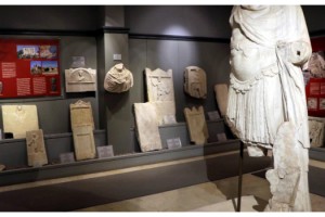 Tekirdağ Müzesi'ndeki eserler depreme karşı, 'müze mumu' ile sabitleniyor