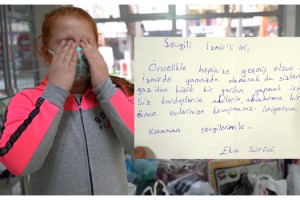 10 yaşındaki Ekin, İzmir'e maske bağışlarken gözyaşlarını tutamadı