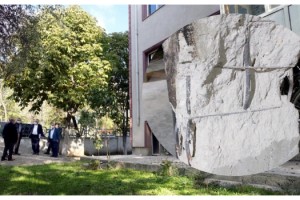 Edirne'de kolonları zarar gören bina yıkılacak