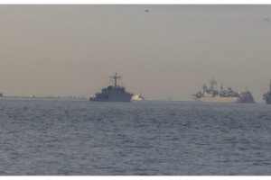 NATO gemileri peş peşe Boğaz'dan geçti