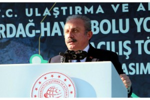 TBMM Başkanı Şentop: Demokratik siyasi istikrar sarsılmadan ülkemizin gücüne güç katıyor