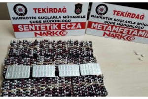 Araçlarında uyuşturucu hap bulunan 2 kişi gözaltında