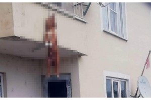 Balkona bağlanan köpek, ipe asılı halde ölü bulundu