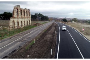 Edirne'de tarihi yapının korunması için yol 'kaydırıldı'
