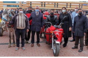 Keşan'da 104 at arabası, elektrikli triportörle değiştirildi