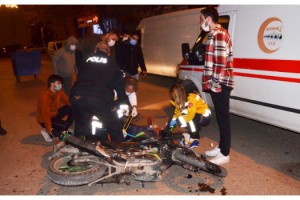 Kısıtlamaya rağmen trafiğe çıkan motosikletli genç, kazada ağır yaralandı