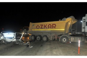 Malkara'da hafriyat kamyonu ile çarpışan otomobilin sürücüsü öldü