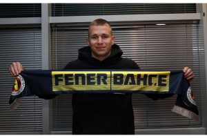 Attila Szalai, Fenerbahçe için İstanbul'a geldi