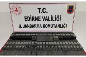 Edirne'de kaçak cep telefonu, içki, parfüm ve domuz eti ele geçirildi