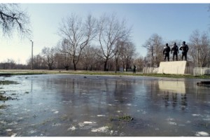 Edirne'de, Sarayiçi Er Meydanı buz tuttu