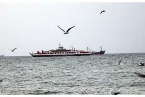 Tekirdağ'da fırtına; eğitim uçuşları iptal edildi, feribot seferleri aksadı