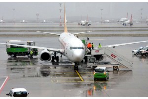 Yolcu bilinç kaybı yaşadı, uçak acil iniş yaptı