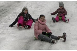 Çocuklar aileleriyle birlikte karın tadını çıkardı