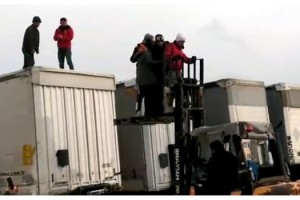 Fransa'ya giden 2 TIR'ın dorselerinden 8 kaçak göçmen çıktı