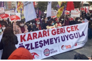 Kadıköy'de İstanbul Sözleşmesi protestosu