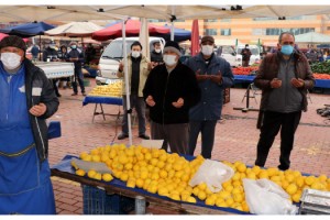 Keşan'da 2 haftadır kapalı olan halk pazarı dualarla yeniden açıldı