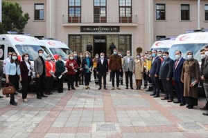 Kırklareli’ne gönderilen 4 ambulans törenle teslim edildi