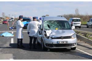 Hafif ticari aracın çarptığı yaya öldü