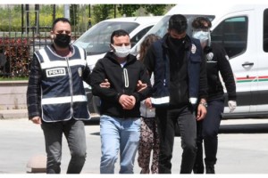 Eşiyle ilişki şüphesiyle babasını öldürdü