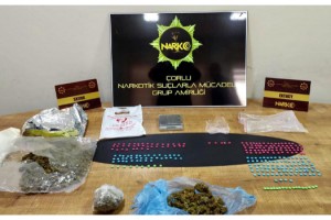 Evinde ve üzerinde uyuşturucu ele geçirilince gözaltına alındı
