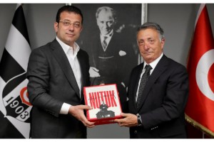 İmamoğlu ve Akpolat'tan Beşiktaş Kulübü'ne ziyaret