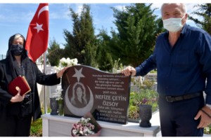 Şehit polis kızlarının kabrini ziyaret eden aile: 5 yıldır bayram yapamıyoruz