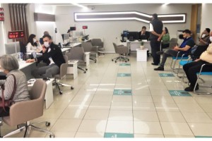 Süleymanpaşa'da, AK Çözüm Merkezi salgında gönül köprüleri kuruyor