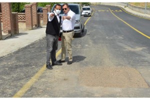 Belediye başkanından asfaltlanan yolun yeniden kazılmasına tepki