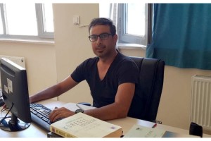 Bisikletiyle şarampole düşen akademisyen yaşamını yitirdi