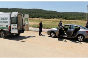 Kaldırımda başından vurulmuş olarak ölü bulundu