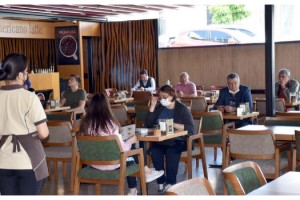 Tekirdağ'da işletmeler kapılarını müşterilerine açtı