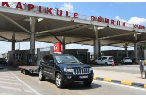 Kapıkule'den 400 bin gurbetçi ana vatana geldi