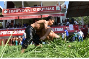 Kırkpınar, minik pehlivanların çayıra çıkmasıyla başladı