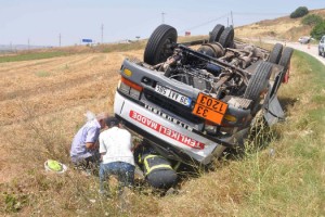 Malkara'da mazot yüklü tanker yola devrildi, 1 yaralı