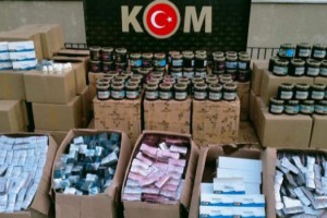 Otomobilde 1 ton kaçak tütün ele geçirildi