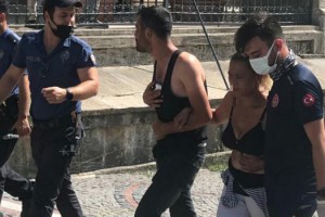 Tarihi çarşıda bıçaklı kavga: 2 yaralı