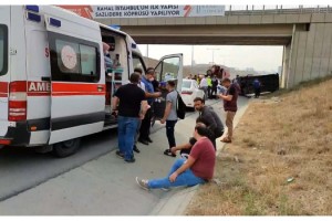 Servis minibüsü yan yattı; 6 işçi hafif yaralandı