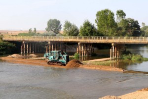 Tunca Nehri'nde taşkın riskine karşı yatak genişletme çalışması başlatıldı