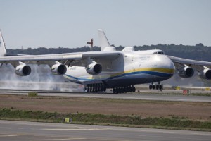 Dünyanın en büyük kargo uçağı İstanbul Havalimanı'na indi