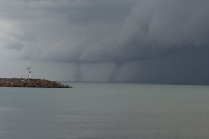 Enez sahili açıklarında 2 hortum oluştu