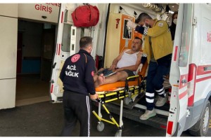 Eski eşini öldürüp, boşanma davalarında şahitlik yapan komşusunu yaraladı