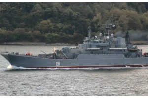 Rus savaş gemisi İstanbul Boğazı'ndan geçti