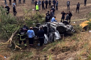 Tekirdağ'da otomobil, tarlaya yuvarlandı: 3 ölü