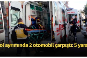 Yol ayrımında 2 otomobil çarpıştı: 5 yaralı